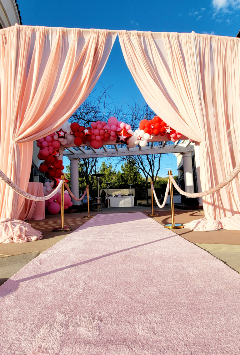 thevenuevalencia.com